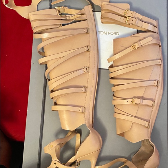 Unable to wear heel over 4.5”cant walk in them - Picture 2 of 2